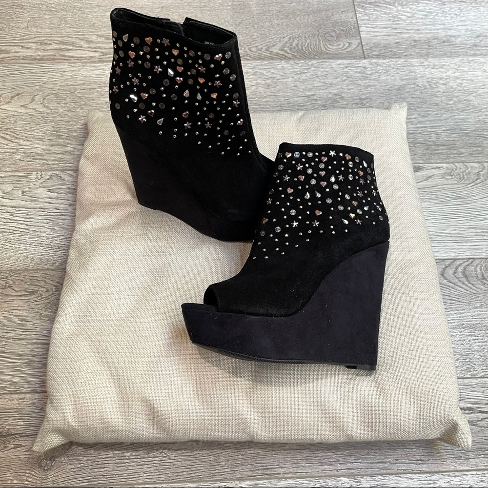 Rachel Roy Suanna Wedge Sandals